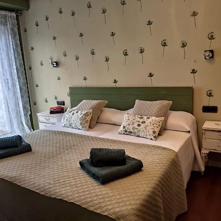 Atico Matias Lopez Apartment Sarria Bagian luar foto
