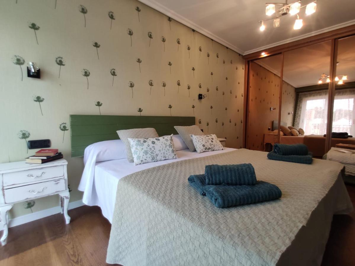 Atico Matias Lopez Apartment Sarria Bagian luar foto
