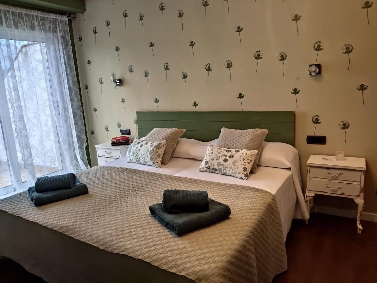 Atico Matias Lopez Apartment Sarria Bagian luar foto