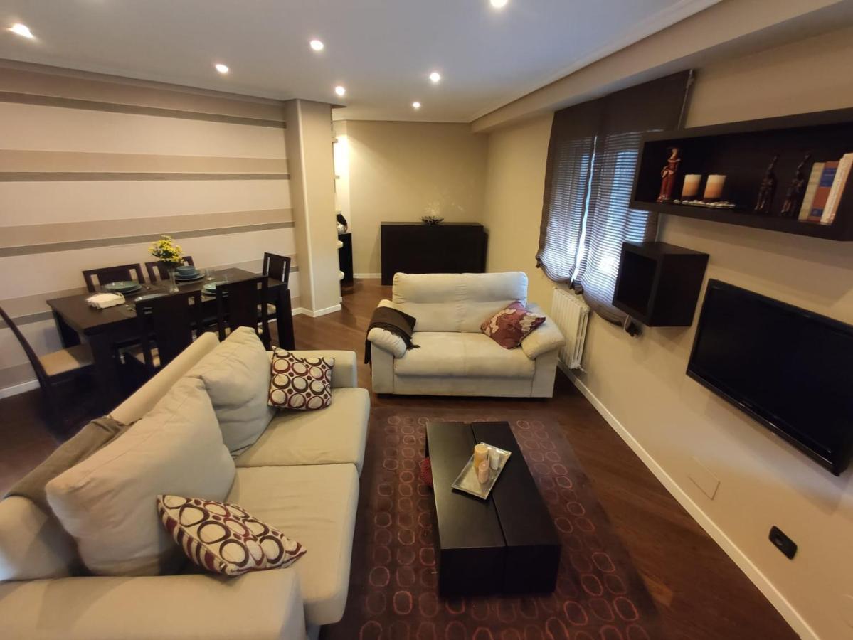 Atico Matias Lopez Apartment Sarria Bagian luar foto